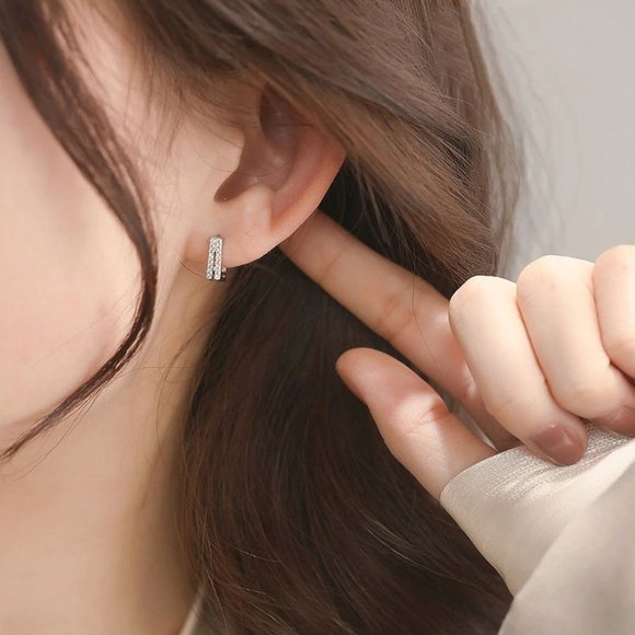 925 Sterling Silver Diamond Square Hoop Earrigs - Picture 3 of 9